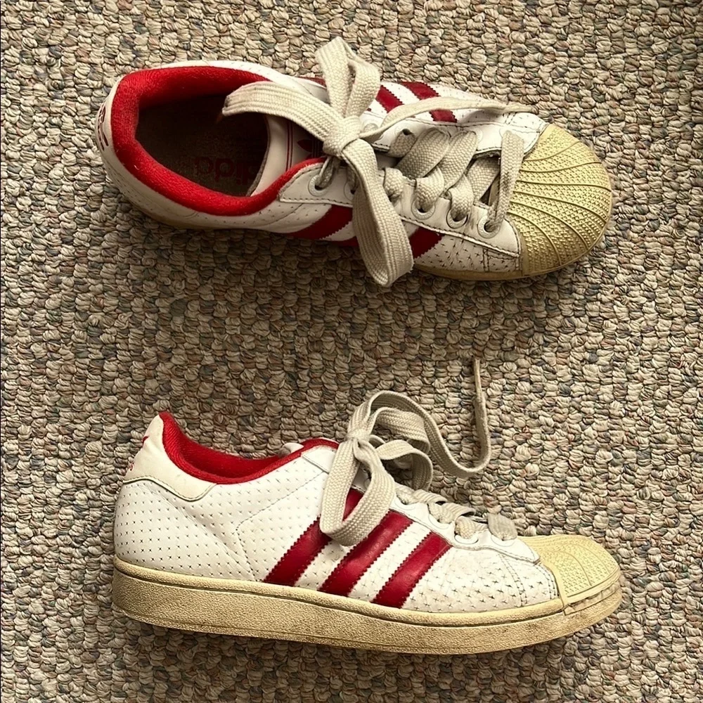 VINTAGE RED ADIDAS SUPERSTARS MENS SIZE 8.5